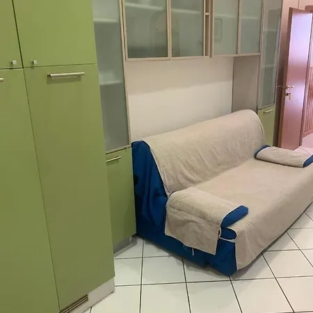Bilocale Al Piano Terra In Zona Centralissima דירה *